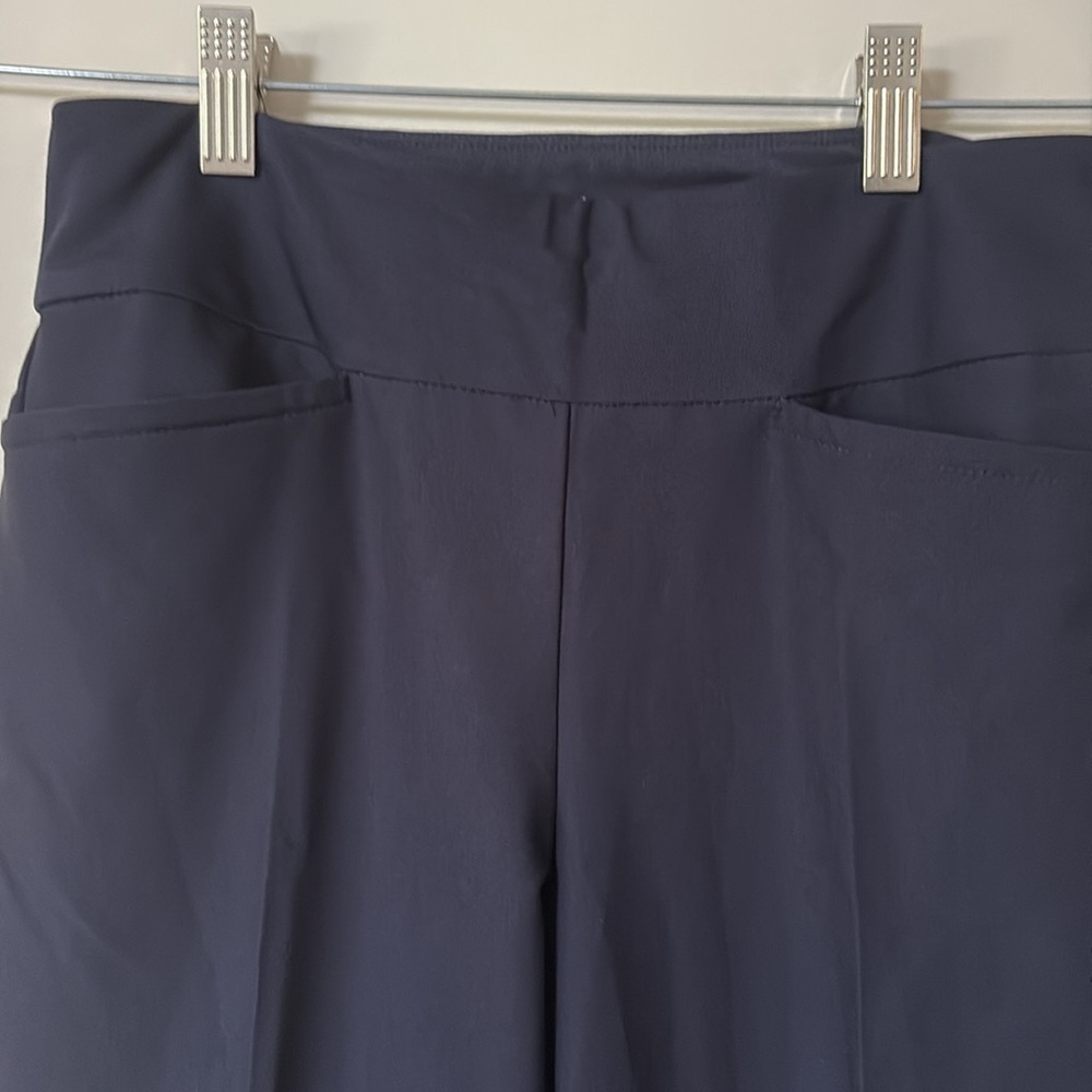 Tail Mulligan Ankle Pant Navy, like new - Picture 2 of 8
